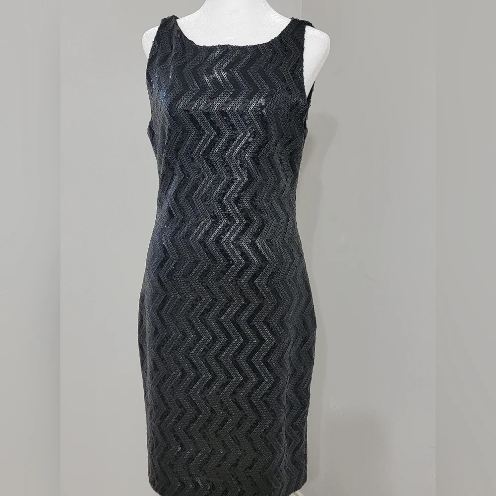 Alice +Olivia Black Sequin Chevron Dress w/Back Detail Women's Sz 8 - Picture 14 of 14